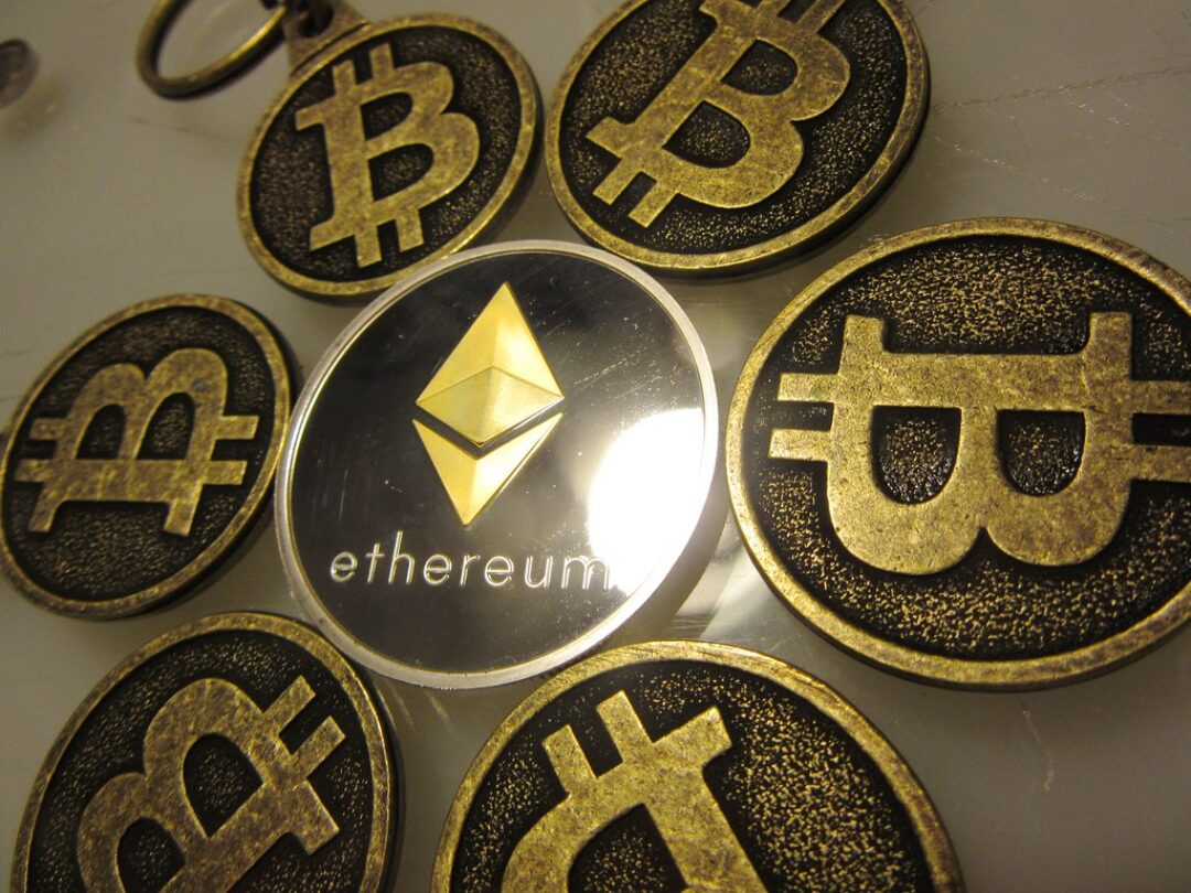 Bitcoin Keychains with Ethereum Collectible Coin IMG_2383