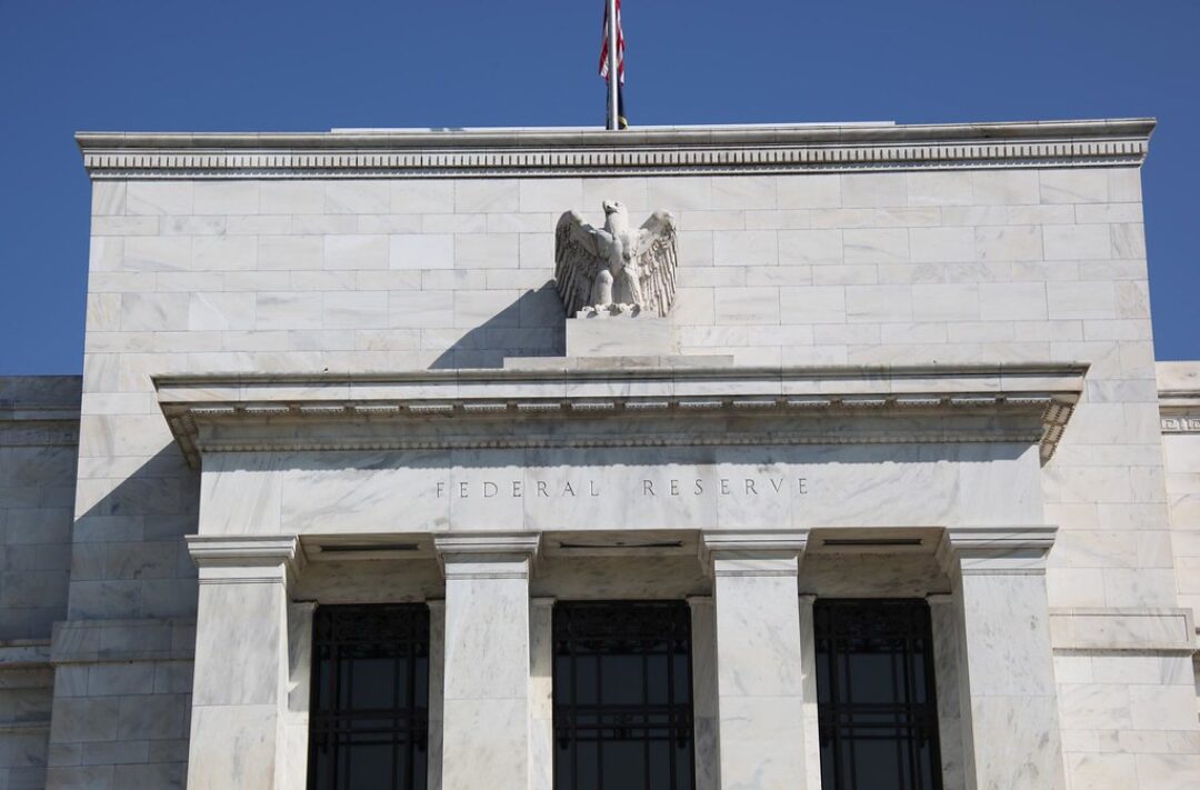 Federal Reserve Building - front with flag - 2012-09-13