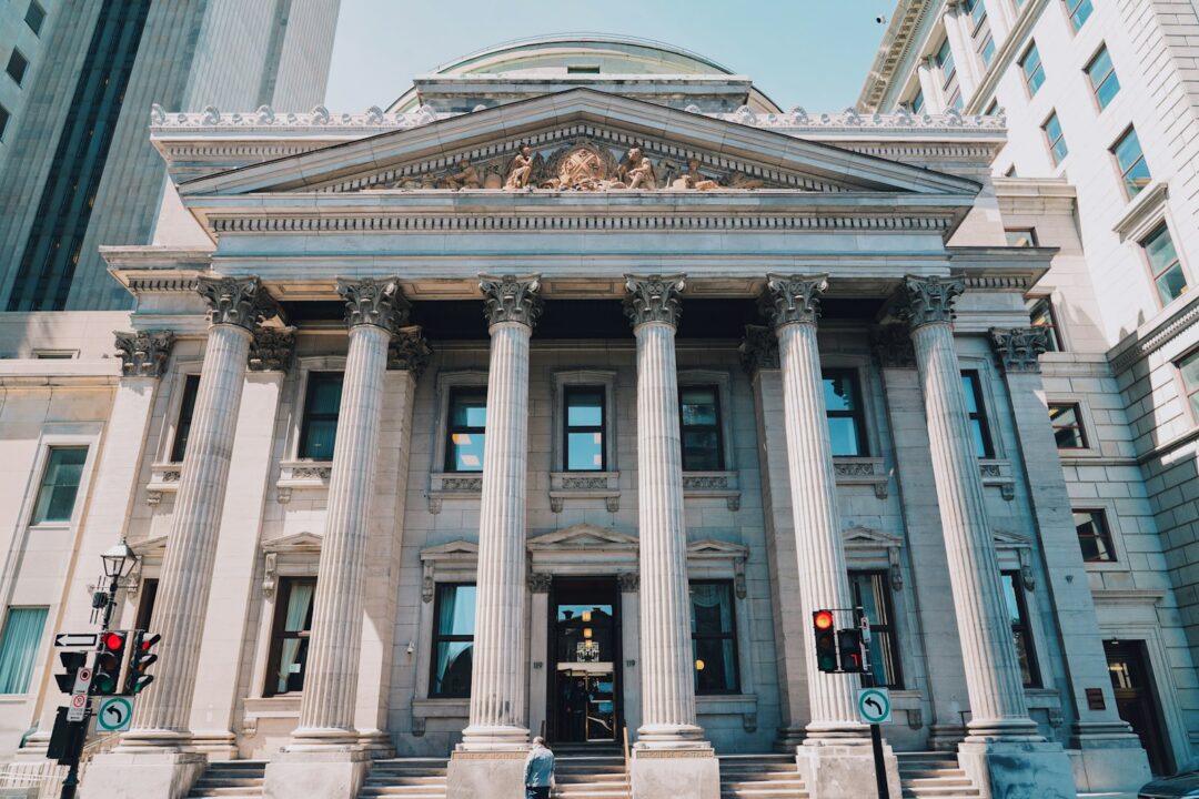 a large building with columns on the front of it